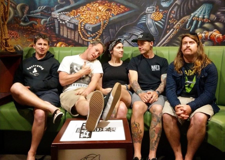 Entrevista a Friends With The Enemy